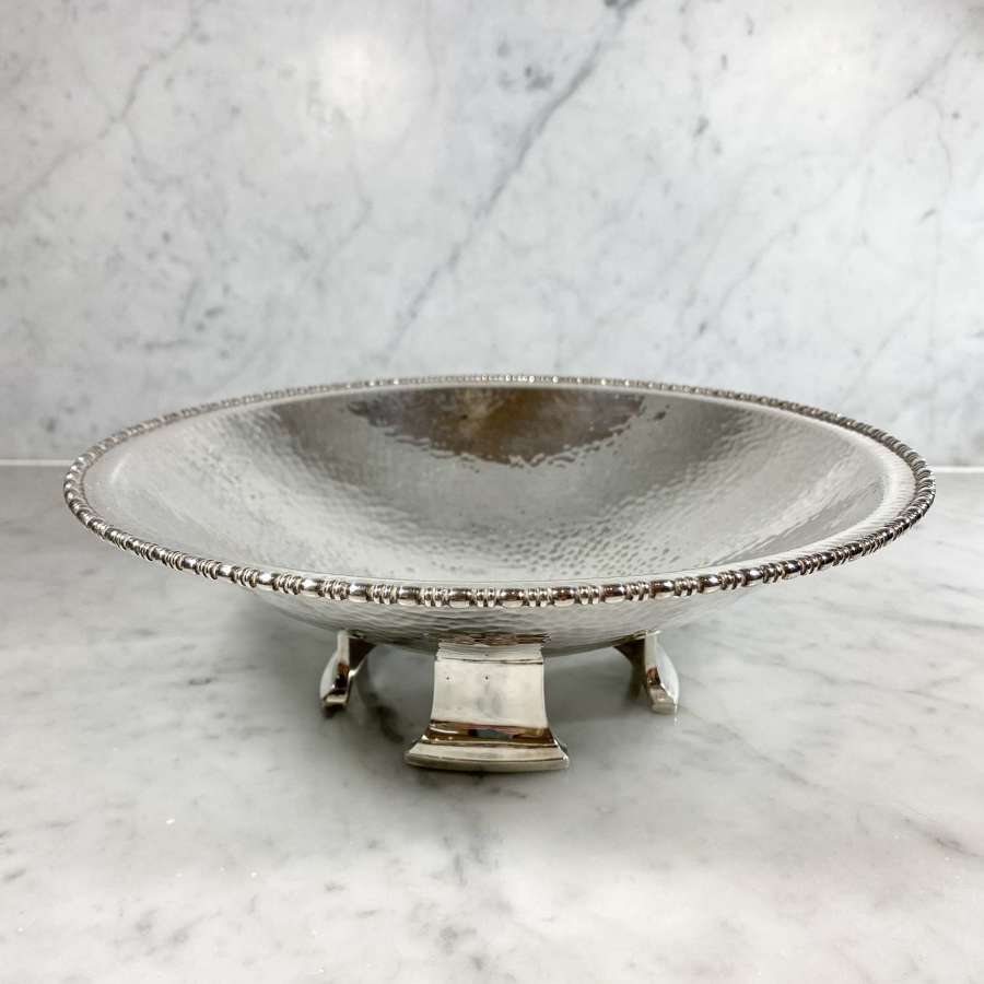 Arts & Crafts hammered silver plated bowl dish