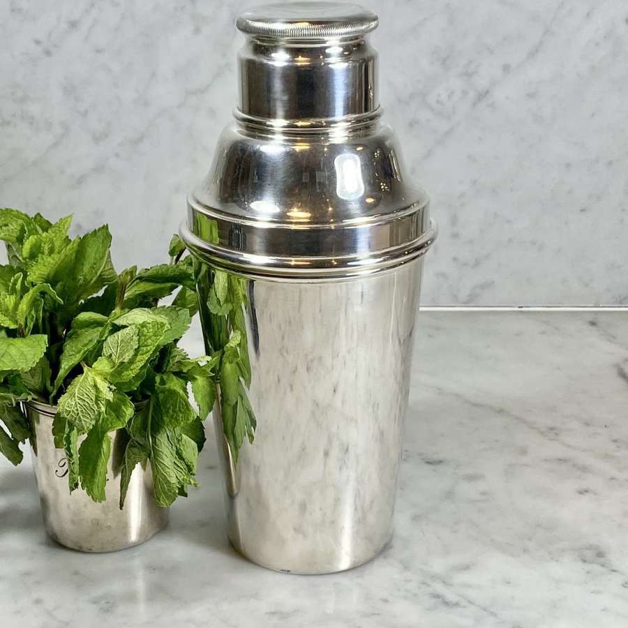 Large English Art Deco silver plated cocktail shaker