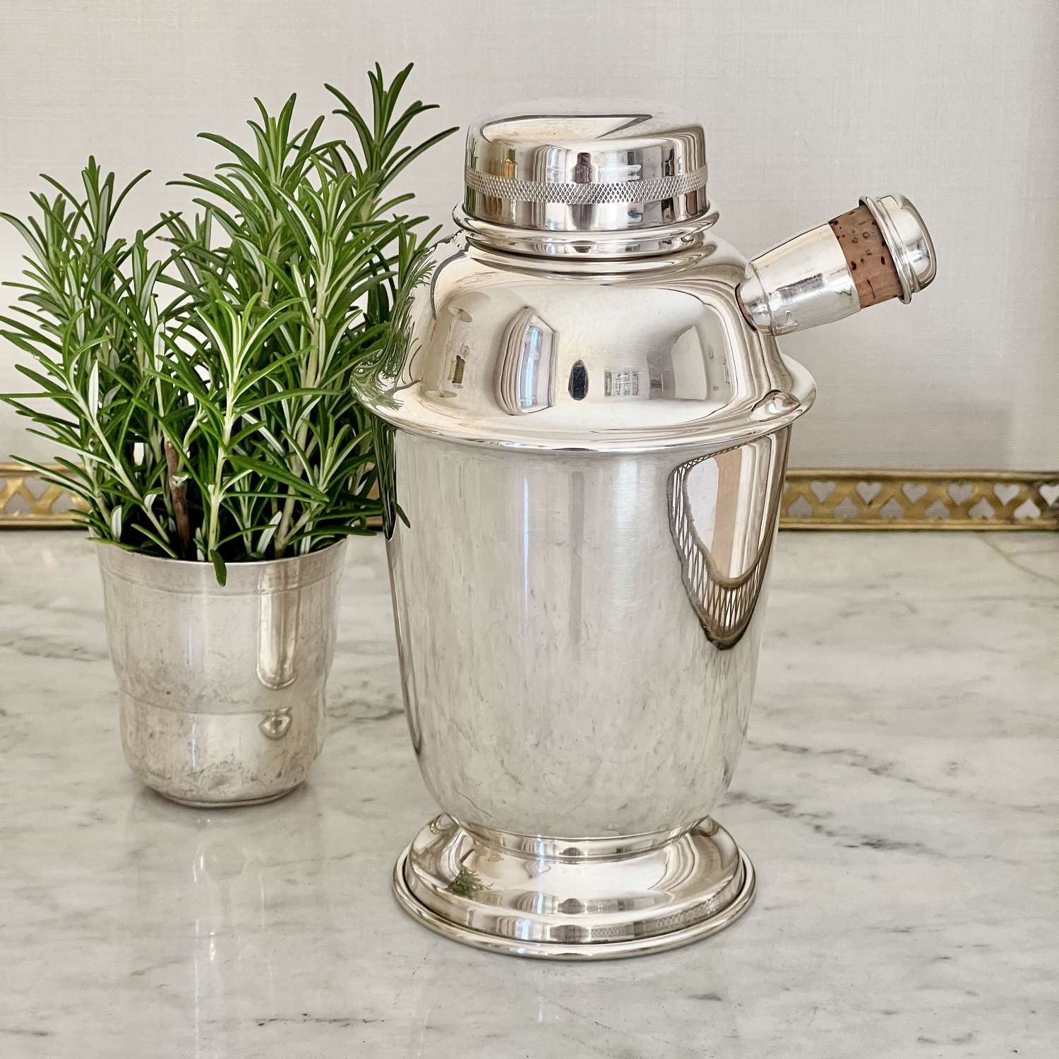 Nifty Art Deco Side Spout Cocktail Shaker With Cork Stopper