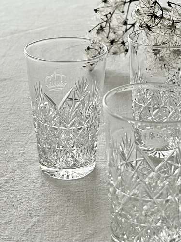 Fine Quality Crown Etched Crystal Tumblers By Thomas Webb
