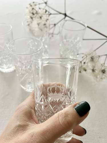 Fine Quality Crown Etched Crystal Tumblers By Thomas Webb