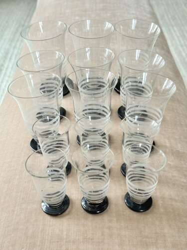Set Art Deco etched lemonade cocktail jug & tumblers with black bases