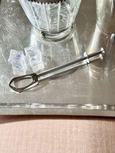 Useful pair of mechanical ice grabber tongs C1960