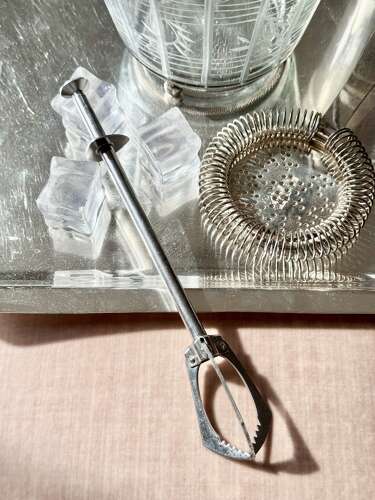 Useful pair of mechanical ice grabber tongs C1960