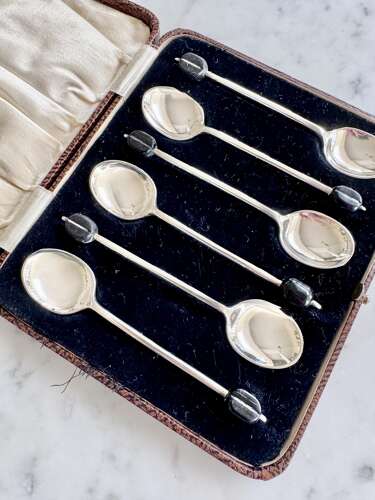 Set Art Deco silver plated black coffee bean finial spoons in case