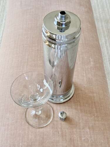 American Chrome Skyscraper cocktail shaker/straw holder