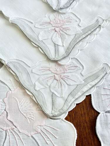 Vintage Madeira Hand Embroidered Organdy Placemat & napkin 16-Piece Setting for 8