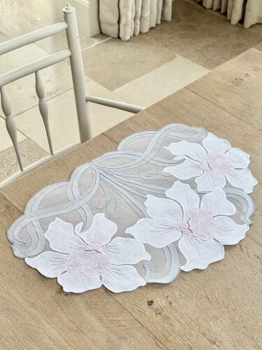 Vintage Madeira Hand Embroidered Organdy Placemat & napkin 16-Piece Setting for 8