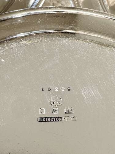 8 Substantial Edwardian Silver-Plated Hotelware Dinner Plates by Elkington & Co